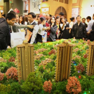 密集限购潮来临，中国楼市疯狂十字路口