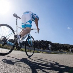 骑行打败高尔夫成商界社交新宠