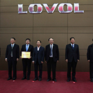 “国家谷物收获机械科技创新联盟” 在潍成立 雷沃重工被授予理事长单位