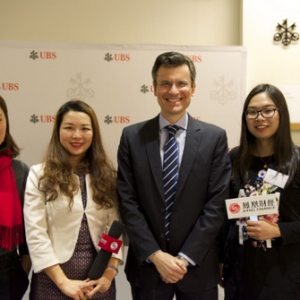 瑞银全球首席投资官：规避人民币贬值 先把钱带进中国