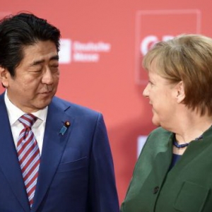 默克尔与安倍同为自由贸易发声 矛头直指特朗普