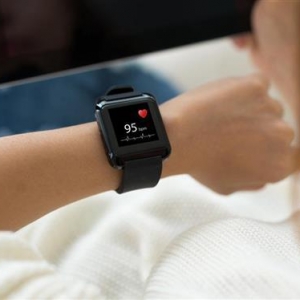 智能手表已经红火了几年，可为何还是小众消费？