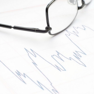 仍需要有耐心等待大盘筑底的完成