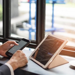 聊天机器人抢我们的饭碗？它也在创造新工作岗位