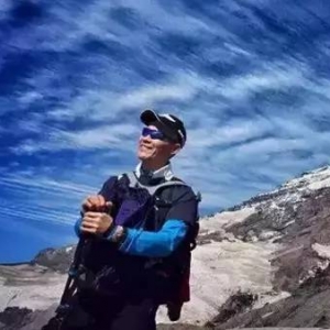 冯仑谈王石：退场比亮相更难 要做好断、舍、离