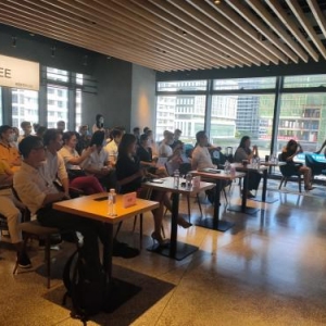 以先进科技赋能产业，推动高质量发展 ——创橙经纪总裁冯元元参加科技创业圈活动