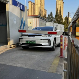 江苏首座超大型充换电一体站投运 协鑫电港助力解决充电难