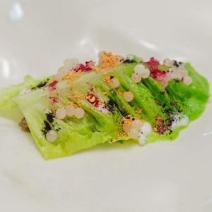 广州丽思卡尔顿酒店特邀米其林绿星名厨推出绿意永续美食飨宴