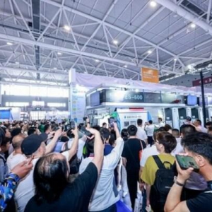 观众人数破纪录，签订单、谈合作，国际橡塑展商机涌动