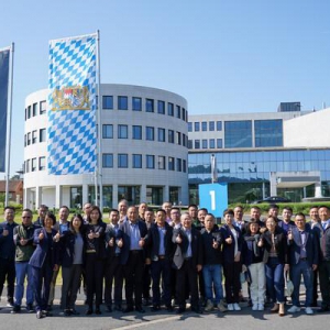 可耐福中国区经销商代表团赴德国总部参观交流