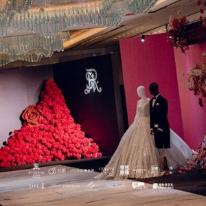 瑞吉尊邸 玫瑰予你 青岛瑞吉酒店呈献2023盛夏婚礼秀