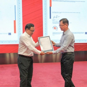 SGS通标为中石油昆仑燃气西北分公司颁发合规管理体系双认证