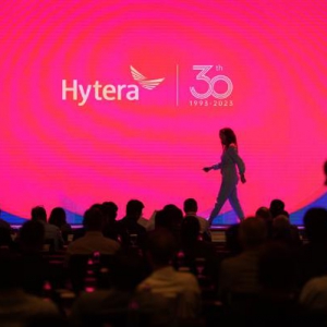 硬刚美国百年老店，这个三十年对讲机品牌终成行业领头羊