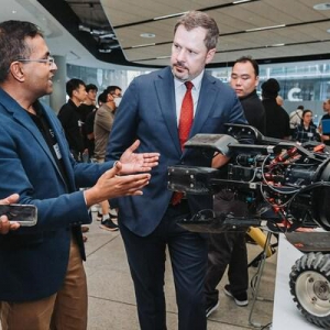 悉尼科技大学机器人技术研究所揭幕，引领机器人技术研究与创新