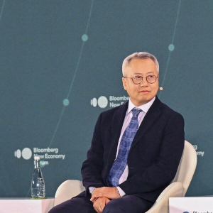 嬴彻科技马喆人出席彭博创新经济论坛：卡车自动驾驶的未来是货运机器人网络