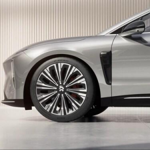 图达通猎鹰、灵雀 W，助力蔚来ET9亮相