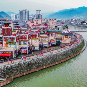 花径瑶马，绿美连南！ 广东宏大·宏大防务2024连南半程马拉松赛鸣枪起跑