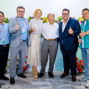 赫熙举办“见证卓越 拥抱年轻”及618启动大会，诺贝尔奖得主畅谈免疫、健康和长寿之间的关系。