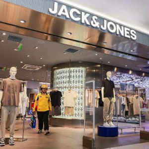 美团闪购与杰克琼斯、ONLY达成合作 全国200余城超1400家门店已上线