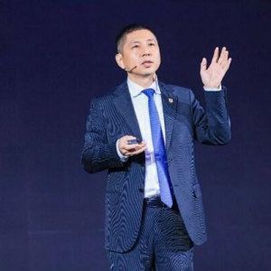 华为面向全球升级星河AI网络，发布20余款新品