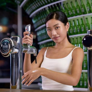 最顺滑的啤酒能够造就最顺滑的护肤霜？喜力星银用喜力Smootheriser打破界限