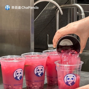 茶百道“鲜剥石榴系列”新品首日销量达20万杯，茶饮市场的“秋季攻势