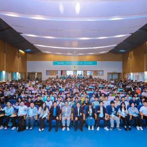 鸿蒙公开课·总裁校园行走进中大，与学子共话鸿蒙生态的独特魅力