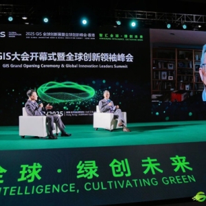 “AI教父”Hinton对话云天励飞陈宁：算力效率与普惠定义 AI 下一临界点