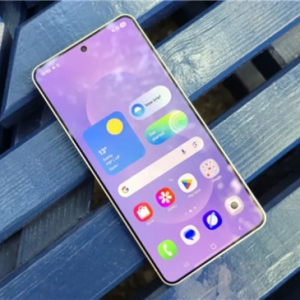 三星Galaxy S26系列渲染图曝光 钴紫配色+新摄像头设计吸睛