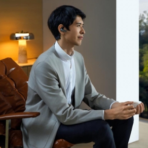 春节跨境洽谈无忧，讯飞AI翻译耳机助力高效商务沟通